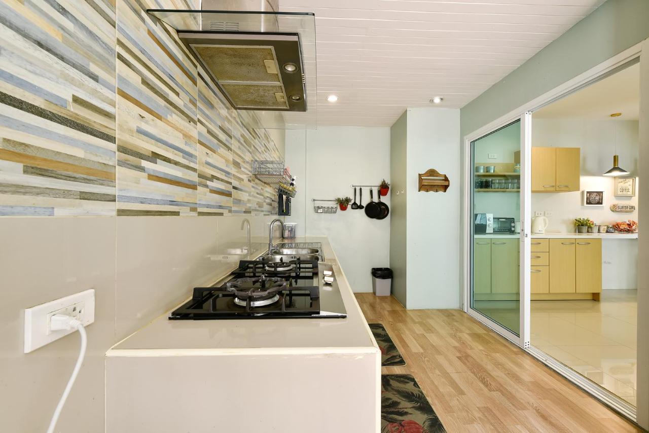 Modern House Patong Hill - 7 Beds - Kitchen Villa Exteriör bild